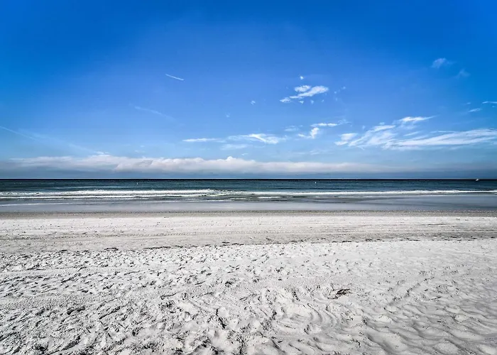 Sunny Indian Rocks Steps To Gulf! Apartment Clearwater Beach